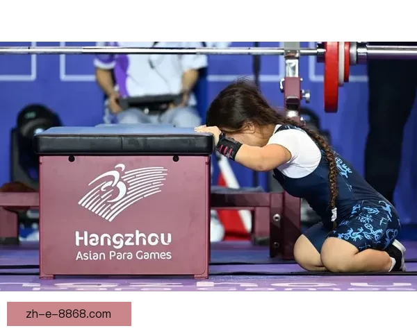 力量的狂潮：举重赛事精彩回放