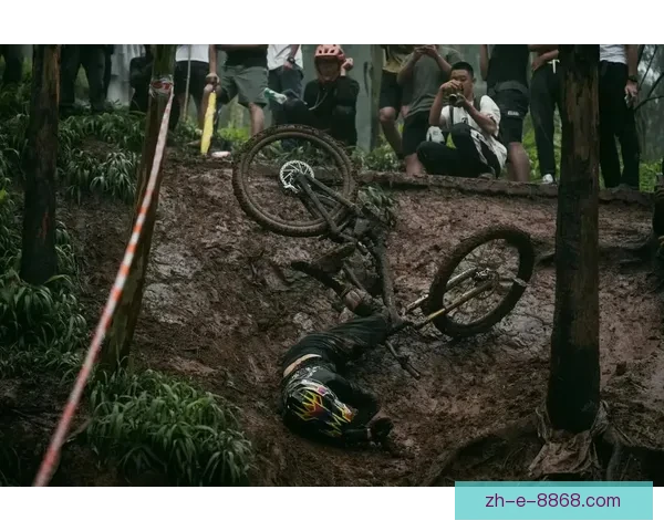 山地车联赛:极速挑战,风尘令人心跳 山地车联赛:极速挑战,风尘令人心跳