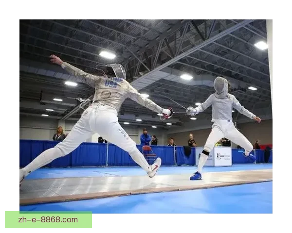 拔剑相向，争锋对决：击剑杯赛热闹开幕