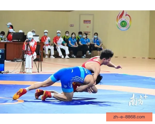 摔跤比赛：激烈较量，胜者脱颖而出