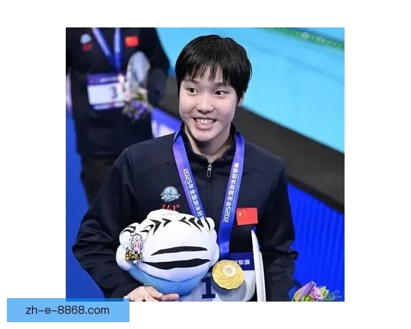 游泳世界纪录：突破与辉煌，速度与耐力的巅峰对决